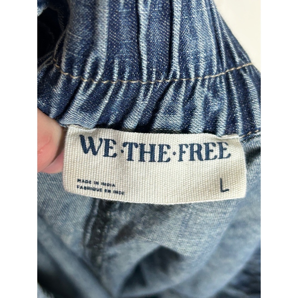 We The Free Free People Get Free Pull On Denim Shorts Blue Smocked Waist Large - Picture 4 of 6